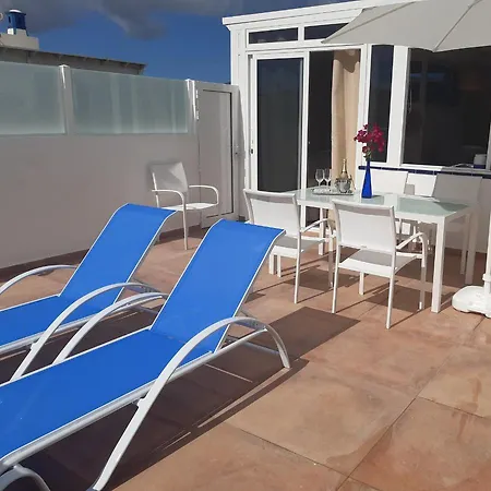 Blue Sky Apartment *
