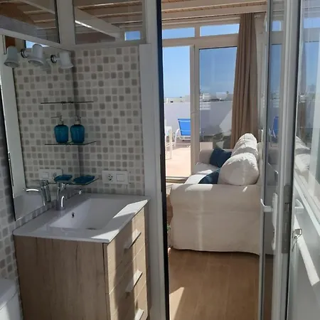 Blue Sky Apartment *
